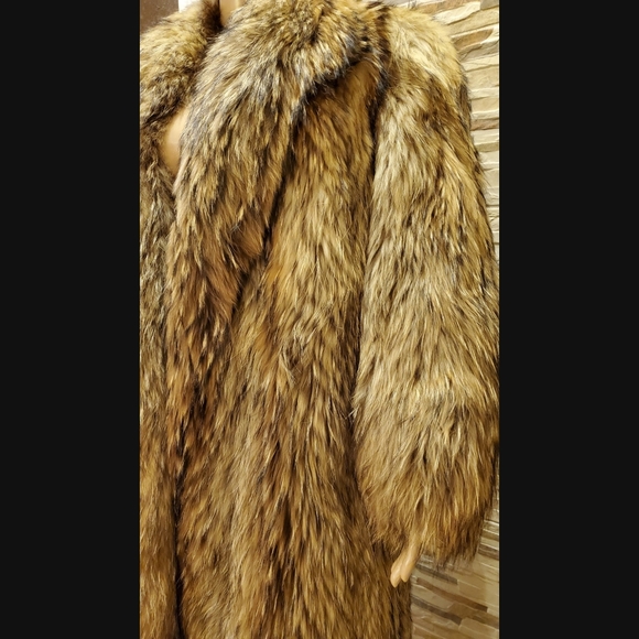 The Evans Collection Long Wolf Coat - Picture 7 of 17